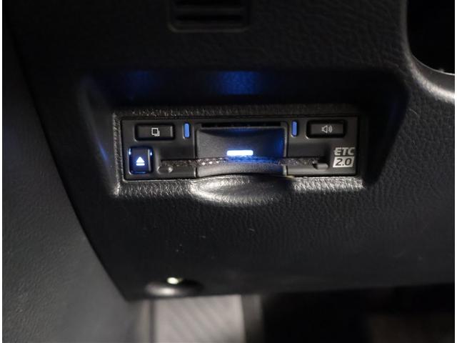 ヴォクシー Ｓ－Ｚ　ＤＶＤ再生機能　スマートキープッシュスタート　両側電動パワースライドドア　パワーウインドウ　ＥＴＣ車載器　ＬＥＤライト　デュアルエアコン　アルミホイール　盗難防止装置　記録簿　横滑り防止機能　ナビＴＶ（15枚目）