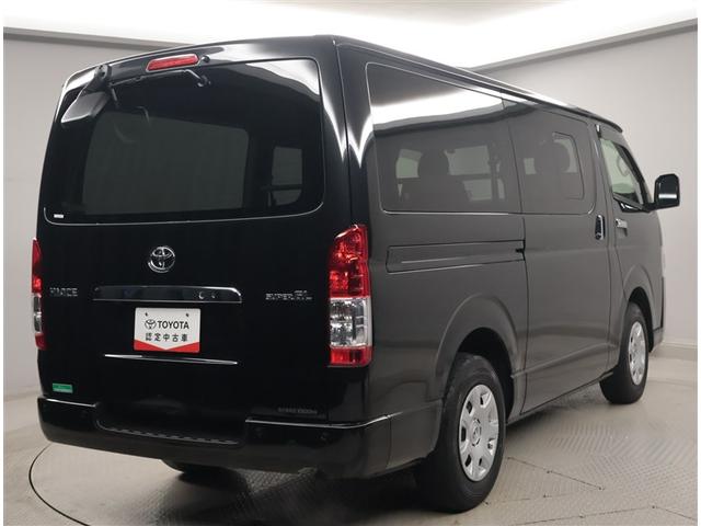 ハイエースバン ロングスーパーＧＬ　フルフラット　リアカメラ　ＳＲＳ　Ｗエアコン　横滑り防止装置付　盗難防止機能　キーレス　スマートエントリー　ＤＶＤ視聴可　エアコン　パワステ　ナビＴＶ　ドライブレコーダ　ＥＴＣ　ＡＢＳ　メモリーナビ（3枚目）