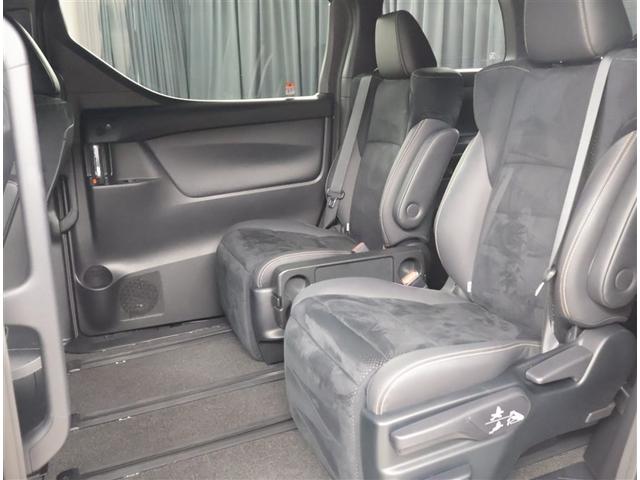 アルファード ２．５Ｓ　タイプゴールドＩＩＩ　ＬＥＤヘッドランプ　ＤＶＤ再生　フルセグ　メモリーナビ　３列シート　衝突被害軽減システム　バックカメラ　両側パワースライドドア　ＥＴＣ　ミュージックプレイヤー接続可　４ＷＤ　スマートキー（25枚目）