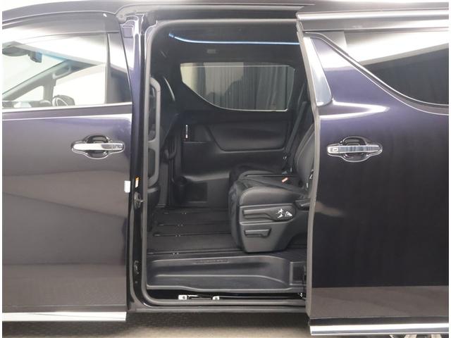 アルファード ２．５Ｓ　タイプゴールドＩＩＩ　ＬＥＤヘッドランプ　ＤＶＤ再生　フルセグ　メモリーナビ　３列シート　衝突被害軽減システム　バックカメラ　両側パワースライドドア　ＥＴＣ　ミュージックプレイヤー接続可　４ＷＤ　スマートキー（27枚目）