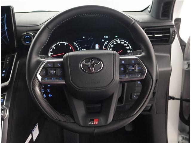 �h���C�o�[�Ɋ��Y�����K�ȑ���t�B�[���������炷�X�e�A�����O�ł��B