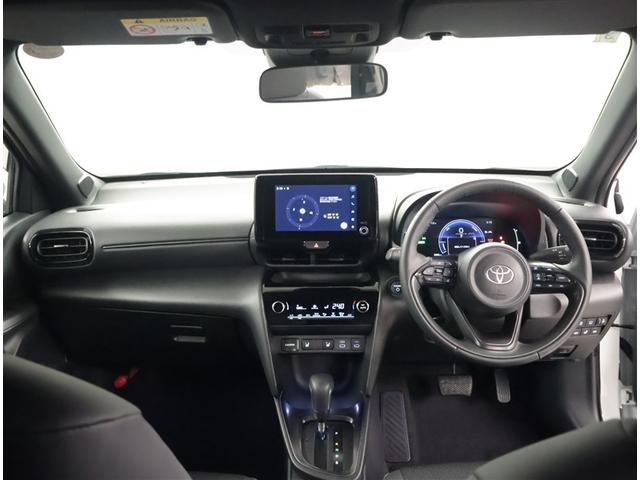 ヤリスクロス ハイブリッドＺ　インテリジェントキー　アルミホイル　寒冷地　ＬＥＤライト　リアカメラ　ナビ　クルーズコントロール　整備記録簿　横滑り防止システム　メモリーナビゲーション　電動シ－ト　パワステ　オートエアコン　ＡＢＳ（5枚目）