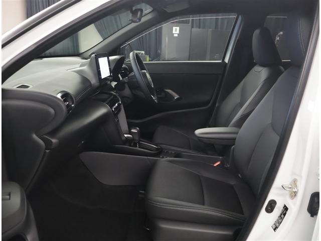 ヤリスクロス ハイブリッドＺ　インテリジェントキー　アルミホイル　寒冷地　ＬＥＤライト　リアカメラ　ナビ　クルーズコントロール　整備記録簿　横滑り防止システム　メモリーナビゲーション　電動シ－ト　パワステ　オートエアコン　ＡＢＳ（20枚目）