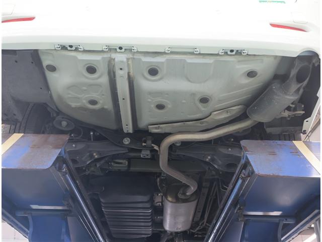 ヴェルファイア ２．５Ｘ　地デジ　ＬＥＤヘッドライト　フルフラット　ＡＵＸ　ＥＴＣ　ＤＶＤ　横滑り防止装置　記録簿　３列シート　盗難防止装置　オ－トエアコン　メモリーナビ　アルミホイール　Ｗエアコン　サイドエアバック　ＡＢＳ（20枚目）