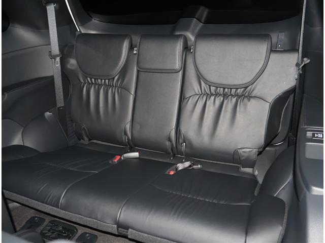 �R��ڃV�[�g���Ђ�т�Ƃ����X�y�[�X���m�ۂ��Ă��܂��B��l���ł̂��o�������΂�����ł��I