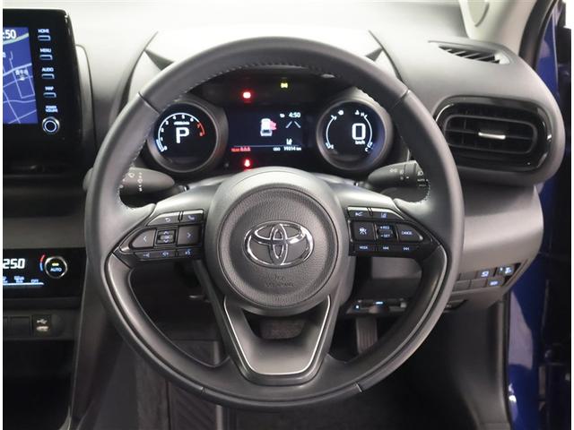 ヤリスクロス Ｇ　衝突被害軽減ブレーキ　横滑り防止機能　エアバック　盗難防止装置　フルオートエアコン　スマートキー＆プッシュスタート　アルミ　ナビ　定期点検記録簿　キーフリー　メモリナビ　パワーウインドウ　ＥＴＣ車載器（6枚目）