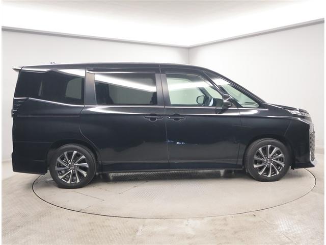 ヴォクシー ハイブリッドＳ－Ｚ　両側Ｐドア　カーテンエアバック　スマキ　プリクラッシュセーフティシステム　Ｗエアコン　Ｒカメラ　ＤＶＤプレーヤー　地デジ　アルミ　１００Ｖ　クルーズコントロール　横滑り防止機能　ＬＥＤランプ　ナビＴＶ（4枚目）