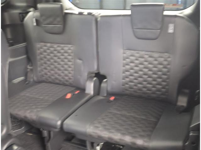 ヴォクシー ハイブリッドＳ－Ｚ　両側Ｐドア　カーテンエアバック　スマキ　プリクラッシュセーフティシステム　Ｗエアコン　Ｒカメラ　ＤＶＤプレーヤー　地デジ　アルミ　１００Ｖ　クルーズコントロール　横滑り防止機能　ＬＥＤランプ　ナビＴＶ（18枚目）