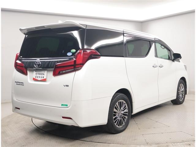 アルファード ３．５エグゼクティブラウンジ　ＰＣＳ　ＬＥＤ　横滑り防止装置　寒冷地仕様　バックモニタ　サンルーフ　ＡＣ１００Ｖ　両側パワースライドドア　本革シート　電動シート　アイドリングストップ　エアバッグ　盗難防止装置　ＡＢＳ　ＥＴＣ　四駆（3枚目）