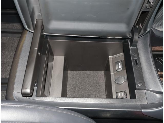 アルファード ３．５エグゼクティブラウンジ　ＰＣＳ　ＬＥＤ　横滑り防止装置　寒冷地仕様　バックモニタ　サンルーフ　ＡＣ１００Ｖ　両側パワースライドドア　本革シート　電動シート　アイドリングストップ　エアバッグ　盗難防止装置　ＡＢＳ　ＥＴＣ　四駆（18枚目）