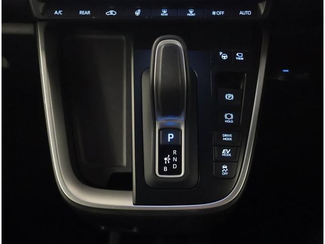 �Ïl���ɗD�ꂽ���K��ԂƐÂ��ȑ���������B����ɂd�u���[�h�ł̓��[�^�[�݂̂ł̑��s�ŃG���W������U�������������Ȃ����肪�y���߂܂��B