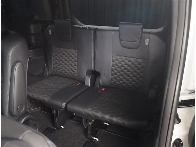 �R��ڃV�[�g���Ђ�т�Ƃ����X�y�[�X���m�ۂ��Ă��܂��B��l���ł̂��o�������΂�����ł��I