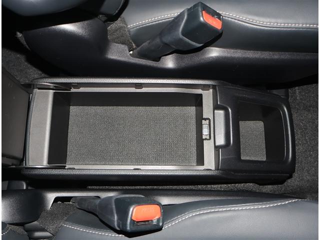 ヴォクシー ハイブリッドＺＳ　煌ＩＩＩ　両側オートスライドドア　点検記録簿　ＬＥＤライト　オートクルーズ　Ｂモニター　ＡＢＳ　エアバッグ　横滑り防止機能　アルミ　スマキー　キーレス　オートエアコン　ＤＶＤ再生可能　フルセグＴＶ　ナビ＆ＴＶ（13枚目）