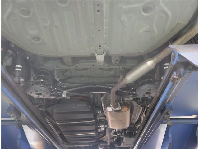 ヴォクシー ハイブリッドＺＳ　煌ＩＩＩ　両側オートスライドドア　点検記録簿　ＬＥＤライト　オートクルーズ　Ｂモニター　ＡＢＳ　エアバッグ　横滑り防止機能　アルミ　スマキー　キーレス　オートエアコン　ＤＶＤ再生可能　フルセグＴＶ　ナビ＆ＴＶ（28枚目）