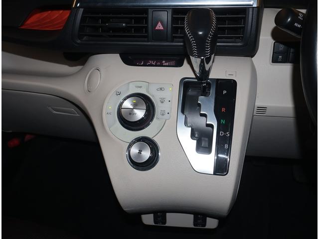 シエンタ Ｇ　両側パワ－スライドドア　点検記録簿　スマートキー＆プッシュスタート　アイドリングストップ車　ＤＶＤ再生可　ウォークスルー　横滑り防止システム　ＷエアＢ　メモリーナビゲーション　盗難防止システム　ＡＢＳ（10枚目）