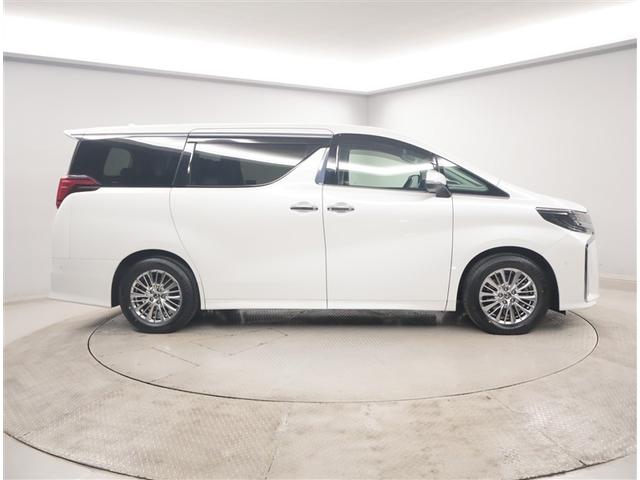 私たちは「喜んでいただける」お車を目指しています。中古車なんて「値段は安いけど…」あんしんして乗れるのかな〜なんて不安になるお客様も多いと思います。不安を解決し、いいお車選びしてください！