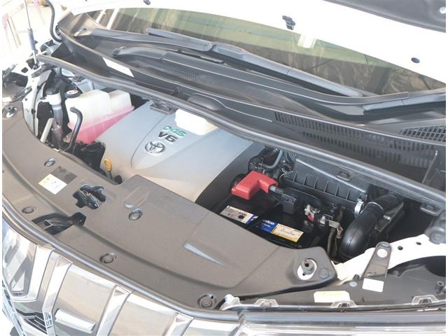 普段はあまり見ないエンジンルーム内も綺麗に仕上げています。見えないところも清潔に保ちたいですよね。