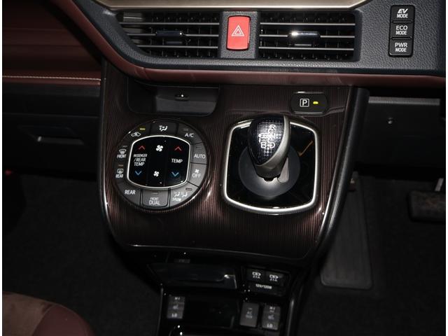 エスクァイア ハイブリッドＧｉ　プレミアムパッケージ　フルセグテレビ　レーダーブレーキ　両電動ドア　ＬＥＤライト　記録簿有　エアロ　Ｂカメラ　クルコン　盗難防止装置　キーレス　メモリナビ　スマートキー　ナビ＆ＴＶ　ＡＢＳ　ＤＶＤ再生　ドラレコ　ＥＴＣ（12枚目）