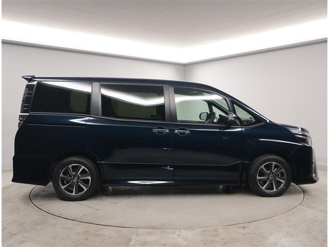 ヴォクシー ZS 煌III 両側自動ドア 記録簿付き バックモニター LEDライト スマートキー WAC DVD再生機能 盗難防止装置 アイスト オートエアコン キーレス ETC装備 パワステ ナビTV クルコン アルミ ABS(4枚目)