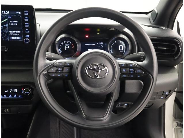 ヤリス G バックモニター オートエアコン メモリナビ イモビライザー クルーズコントロール 横滑り防止機能 ナビ 点検記録簿 ABS サイドエアバッグ ETC パワーステアリング キーレスエントリー(6枚目)