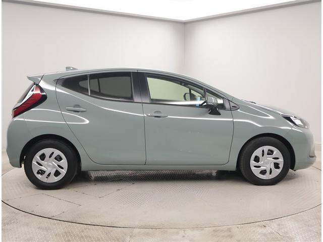 アクア Ｇ　スマ－トキ－　ＡＡＣ　Ｗエアバッグ　リヤカメラ　１００Ｖ　ＬＥＤヘッドライト　横滑り防止　クルコン　キーフリーシステム　ＥＴＣ　イモビライザー　ＰＷ　サイドエアバック　ＰＳ　エアバッグ　ＡＢＳ（4枚目）