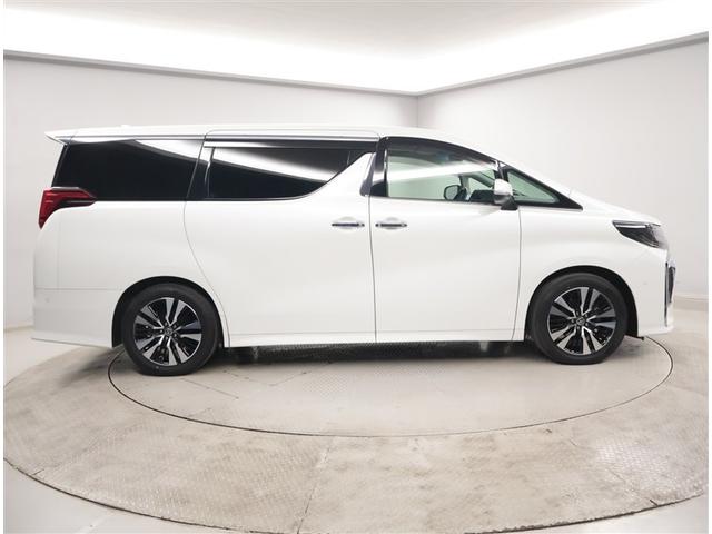 アルファード ２．５Ｓ　Ｃパッケージ　パワ－シ－ト　両側オートスライドドア　ＡＣ　定期点検記録簿　地デジ　スマートキ　メモリーナビゲーション　ＷＳＲ　Ｂモニタ　ＤＶＤ再生可能　ナビテレビ　リアオートエアコン　横滑り防止　ＥＴＣ車載器　３列（4枚目）