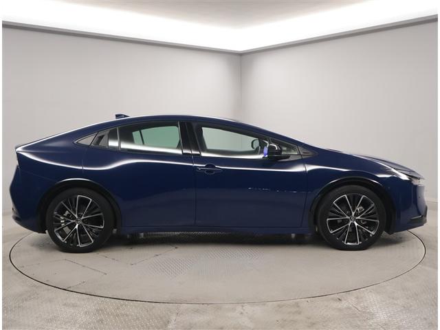 プリウス Ｚ　衝突回避ブレーキ　ＬＥＤヘット　ナビ＆ＴＶ　アルミホイル　クルコン　ＡＣ１００Ｖ電源　試乗車　盗難防止システム　ＰＷシート　ＡＣ　パワーウインドウ　メモリナビ　運転席エアバッグ　横滑り防止装置　ＡＢＳ（4枚目）