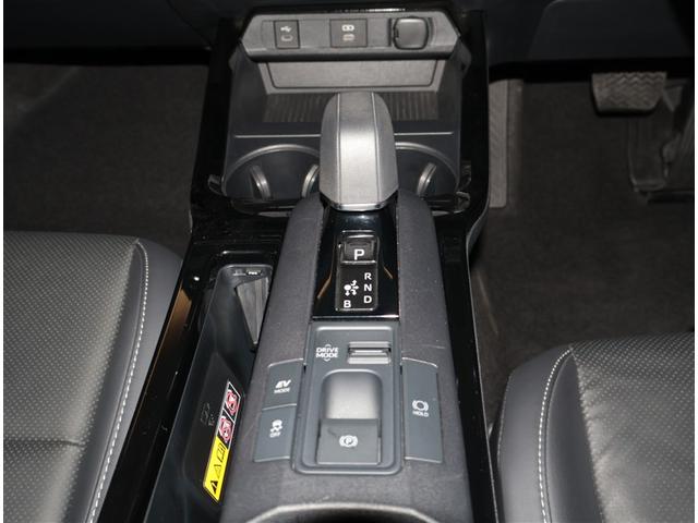 プリウス Ｚ　衝突回避ブレーキ　ＬＥＤヘット　ナビ＆ＴＶ　アルミホイル　クルコン　ＡＣ１００Ｖ電源　盗難防止システム　ＰＷシート　ＡＣ　パワーウインドウ　メモリナビ　運転席エアバッグ　横滑り防止装置　ＥＴＣ付（15枚目）