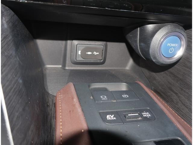 ハリアーハイブリッド Ｚ　衝突軽減Ｓ　地デジＴＶ　ＬＥＤライト　リヤカメラ　アルミホイル　横滑り防止機能　ドライブレコーダ　ナビＴＶ　クルコン　盗難防止システム　ＡＵＸ　サイドエアバッグ　ＡＢＳ　ＡＡＣ　スマートキー　ＥＴＣ付（12枚目）