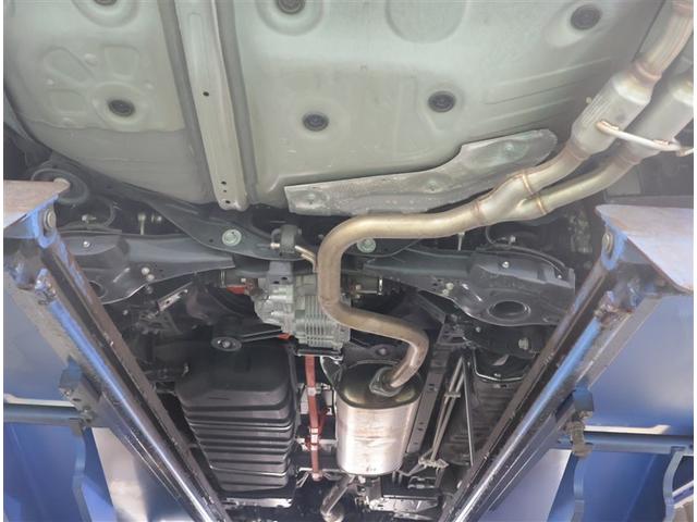 アルファードハイブリッド エグゼクティブラウンジＳ　ＬＥＤランプ　ＶＳＣ　Ｂカメラ　両側電動スライドドア　ＤＶＤプレーヤー　レザーシート　地上デジタル　電動シート　アルミ　クルーズコントロール　スマートキー　エアロ　４ＷＤ　ダブルエアコン　１００Ｖ電源（32枚目）