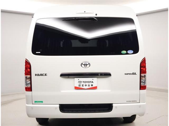 ハイエースバン スーパーＧＬ　ダークプライムＩＩ　リアエアコン　エアバッグ　横滑り防止機能　ＬＥＤライト　キーレスエントリー　地デジ　エアコン　助手席エアバッグ　パワステ　パワーウインドウ　ＤＶＤ再生　ミュージックプレイヤー接続可　Ｂカメラ　ＡＢＳ（2枚目）