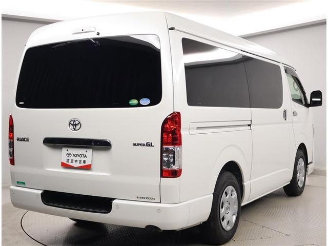 ハイエースバン スーパーＧＬ　ダークプライムＩＩ　リアエアコン　エアバッグ　横滑り防止機能　ＬＥＤライト　キーレスエントリー　地デジ　エアコン　助手席エアバッグ　パワステ　パワーウインドウ　ＤＶＤ再生　ミュージックプレイヤー接続可　Ｂカメラ　ＡＢＳ（3枚目）