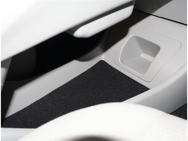 プリウス S AUX接続可 インテリキー デュアルエアバック エアB イモビライザー ナビTV AUTOエアコン 横スベリ防止 アルミホイール ABS サイドエアバッグ パワーステアリング パワーウィンドウ(11枚目)