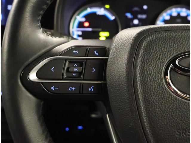 ステアリングスイッチが付いていてオーディオやメーターパネルの操作もラクラクですよ＾＾