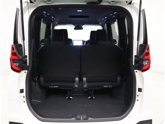 トランクルーム。何を乗せてドライブに出かけましょうか♪