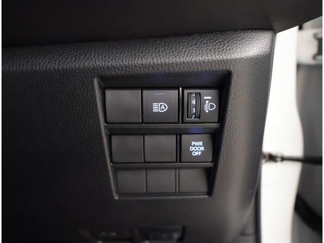 ヴォクシー ハイブリッドＳ－Ｇ　リアオートエアコン　地デジ　クルコン　Ｂカメラ　横滑防止装置　ＬＥＤヘッド　ＥＴＣ車載器　両側自動ドア　キーレス　ナビ＆ＴＶ　アルミホイール　３列シート　スマートキー　ミュージックプレイヤー接続可（17枚目）