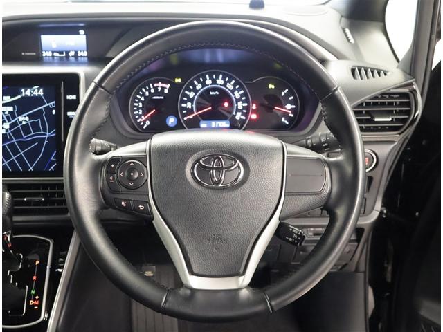 ヴォクシー ＺＳ　煌ＩＩＩ　プリクラッシュ　スマートキ　アイスト　ＤＶＤ再生機能　記録簿付き　横滑り防止装置　ナビＴＶ　アルミ　三列シート　ＷＡＣ　盗難防止　オートエアコン　キーレス　ＥＴＣ装備　パワステ　メモリナビ　クルコン（6枚目）