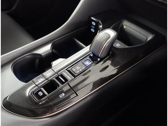 クラウンスポーツ Ｚ　ムーンルーフ　ＡＷＤ　フルセグテレビ　ＥＴＣ車載器　ＴＶナビ　クルコン　横滑り防止装置　エアバッグ　本革　ＡＣ１００Ｖ　ミュージックプレイヤー接続可　メモリナビ　ドラレコ　寒冷地仕様　キーレス　ＡＢＳ（17枚目）