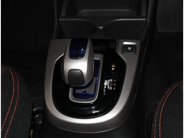 フィットハイブリッド Ｓパッケージ　点検記録簿　フルフラット　アルミ　サイドエアバック　メモリナビ　リアカメラ　ＶＳＡ　クルコン　地デジＴＶ　イモビライザー　パワーウィンドウ　スマキー　ＤＶＤ再生　ナビＴＶ　ＥＴＣ付　ＡＵＸ　パワステ（11枚目）