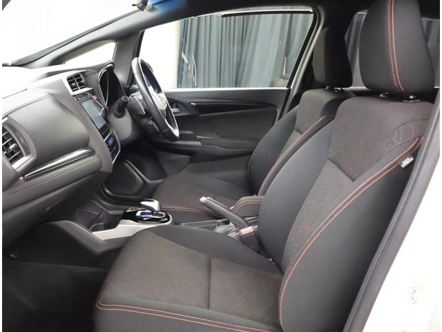 フィットハイブリッド Ｓパッケージ　点検記録簿　フルフラット　アルミ　サイドエアバック　メモリナビ　リアカメラ　ＶＳＡ　クルコン　地デジＴＶ　イモビライザー　パワーウィンドウ　スマキー　ＤＶＤ再生　ナビＴＶ　ＥＴＣ付　ＡＵＸ　パワステ（15枚目）