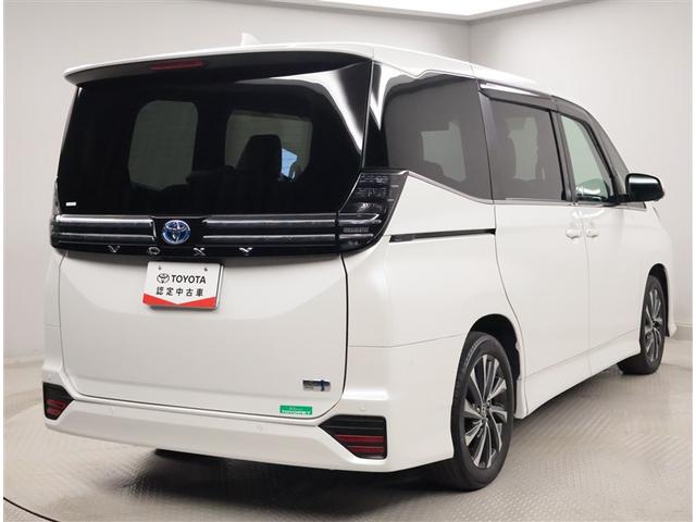 ヴォクシー ハイブリッドＳ－Ｚ　パワーウィンドウ　ＤＶＤ再生機能　インテリキー　横滑防止装置　地デジＴＶ　アクティブクルーズコントロール　フルオートエアコン　リアカメラ　エアバッグ　ＡＢＳ　ナビＴＶ　ＷＡＣ　アルミホイール　キーレス（3枚目）