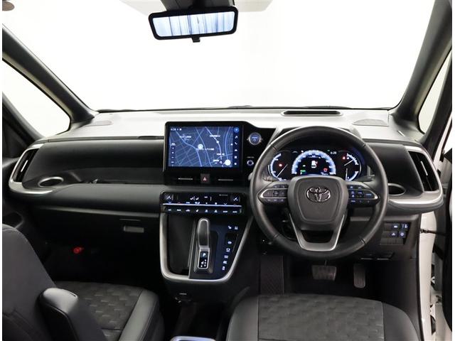 ヴォクシー ハイブリッドＳ－Ｚ　パワーウィンドウ　ＤＶＤ再生機能　インテリキー　横滑防止装置　地デジＴＶ　アクティブクルーズコントロール　フルオートエアコン　リアカメラ　エアバッグ　ＡＢＳ　ナビＴＶ　ＷＡＣ　アルミホイール　キーレス（5枚目）