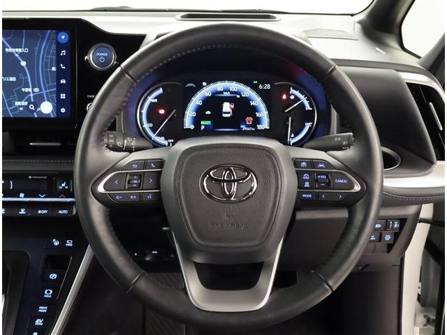 ヴォクシー ハイブリッドＳ－Ｚ　パワーウィンドウ　ＤＶＤ再生機能　インテリキー　横滑防止装置　地デジＴＶ　アクティブクルーズコントロール　フルオートエアコン　リアカメラ　エアバッグ　ＡＢＳ　ナビＴＶ　ＷＡＣ　アルミホイール　キーレス（6枚目）