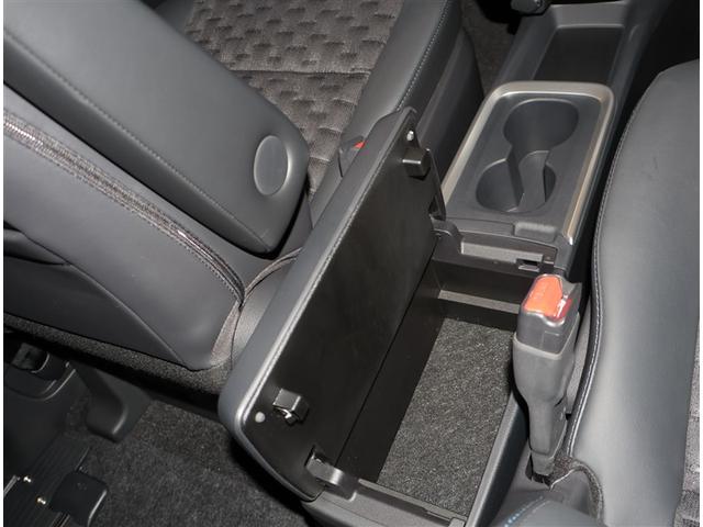 ヴォクシー ハイブリッドＳ－Ｚ　パワーウィンドウ　ＤＶＤ再生機能　インテリキー　横滑防止装置　地デジＴＶ　アクティブクルーズコントロール　フルオートエアコン　リアカメラ　エアバッグ　ＡＢＳ　ナビＴＶ　ＷＡＣ　アルミホイール　キーレス（16枚目）