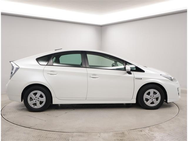 プリウス S LEDエディション AUX端子 フルオートエアコン ナビTV 地デジTV スマートキープッシュスタート AW 点検記録簿 パワーウィンドー Bカメ Wエアバッグ イモビ ETC車載器 エアバック サイドエアバック ABS(4枚目)