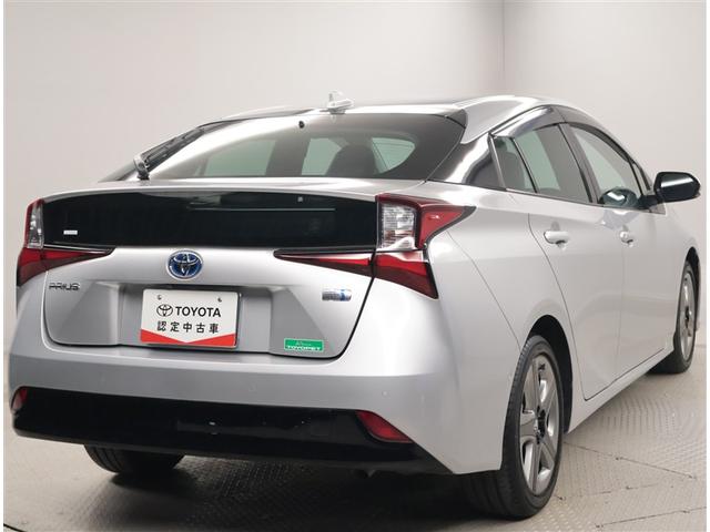 プリウス Ａプレミアム　ツーリングセレクション　横滑り防止機能　皮シート　運転席パワーシート　エアコン　パワーウィンドウ　ナビ＆ＴＶ　ＬＥＤライト　盗難防止装置　スマートキー＆プッシュスタート　キーレス　ＥＴＣ　アルミホイール　１００Ｖ電源　ＡＢＳ（3枚目）