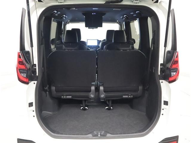 ノア Ｓ－Ｚ　アルミホイール　デュアルエアコン　クルーズコントロール　記録簿　盗難防止装置　ＬＥＤライト　両側自動ドア　メモリーナビ　キーレス　横滑り防止　ナビＴＶ　三列シート　ミュージックプレイヤー接続可　ＥＴＣ（18枚目）