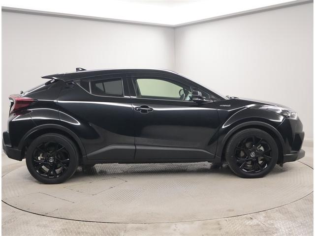 Ｃ－ＨＲ Ｇ　モード　ネロ　リアカメラ　衝突軽減　ＬＥＤヘッドライ　ミュージックプレイヤー接続可　クルコン　横滑り防止　パワーウインドウ　オートエアコン　フルセグテレビ　サイドエアバッグ　エアバック　記録簿　ナビＴＶ　メモリナビ（4枚目）