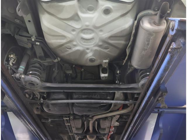 プリウス Ｇ　フルフラットシート　Ｒカメラ　スマ－トキ－　パワーステアリング　エアバック　ナビ＆ＴＶ　電動パワーシート　サイドエアバック　ＡＡＣ　整備記録簿　クルコン　ＥＴＣ付　イモビライザー　ＡＷ　ＥＳＣ　ＡＢＳ（22枚目）