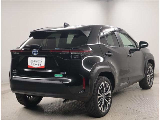 ヤリスクロス ハイブリッドＺ　インテリジェントキー　アルミホイル　寒冷地　ＬＥＤライト　リアカメラ　クルーズコントロール　整備記録簿　横滑り防止システム　ナビＴＶ　メモリーナビゲーション　電動シ－ト　パワステ　オートエアコン（3枚目）